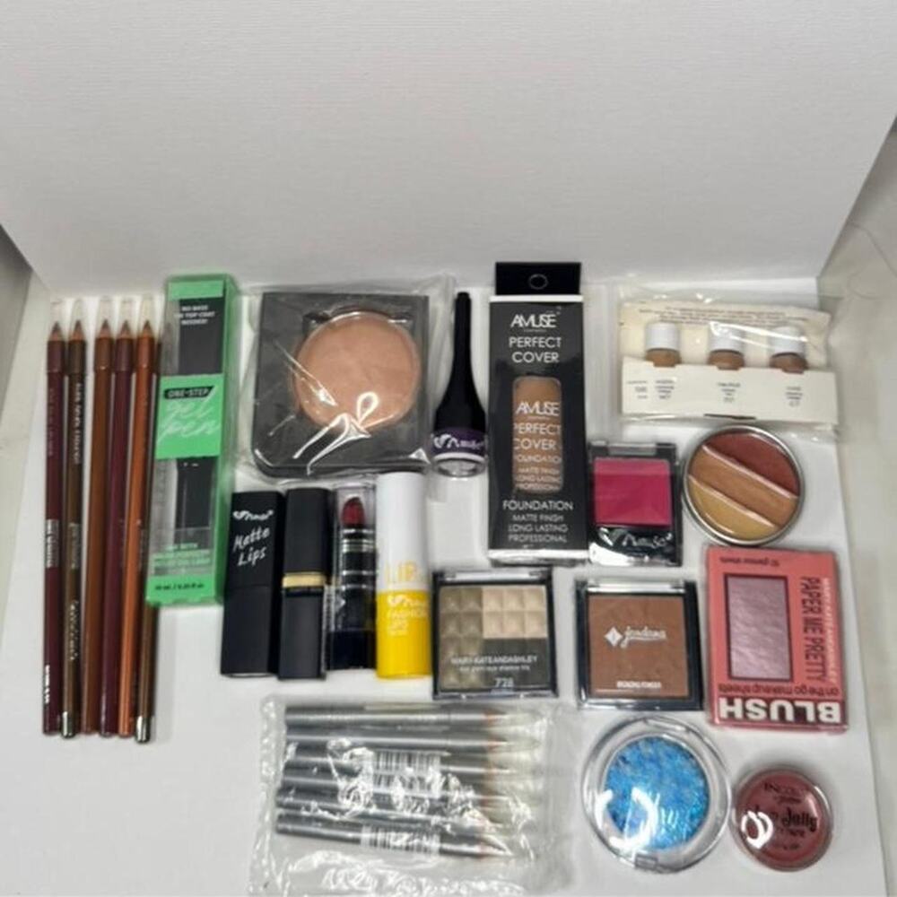 Mixted box 25 units makeup set